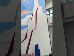 กำแพงปีนเขามืออาชีพประดิษฐ์สำหรับผู้ใหญ่สนามเด็กเล่นกลางแจ้งปีนหน้าผา